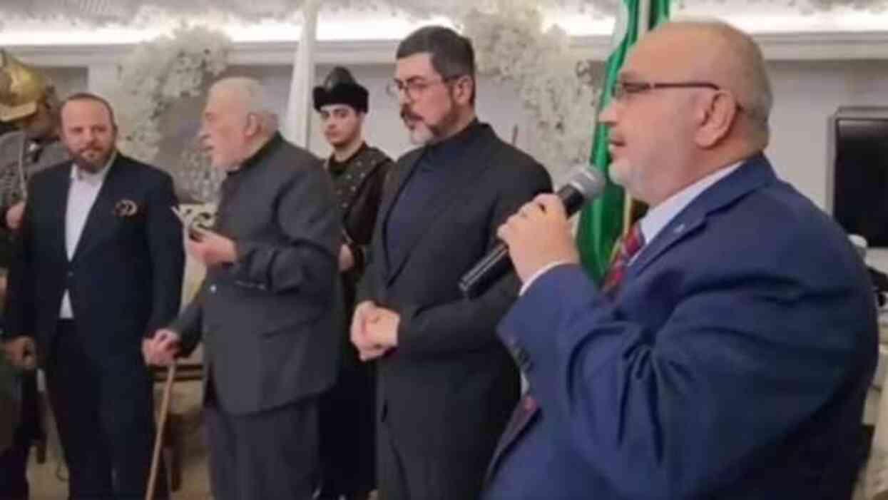 Şevki Yılmaz'ın Atatürk'ü hedef alan sözlerine bir tepki de Osmanoğlu ailesinden Şevki Yılmaz'ın Atatürk'ü hedef alan sözlerine bir tepki de Osmanoğlu ailesinden