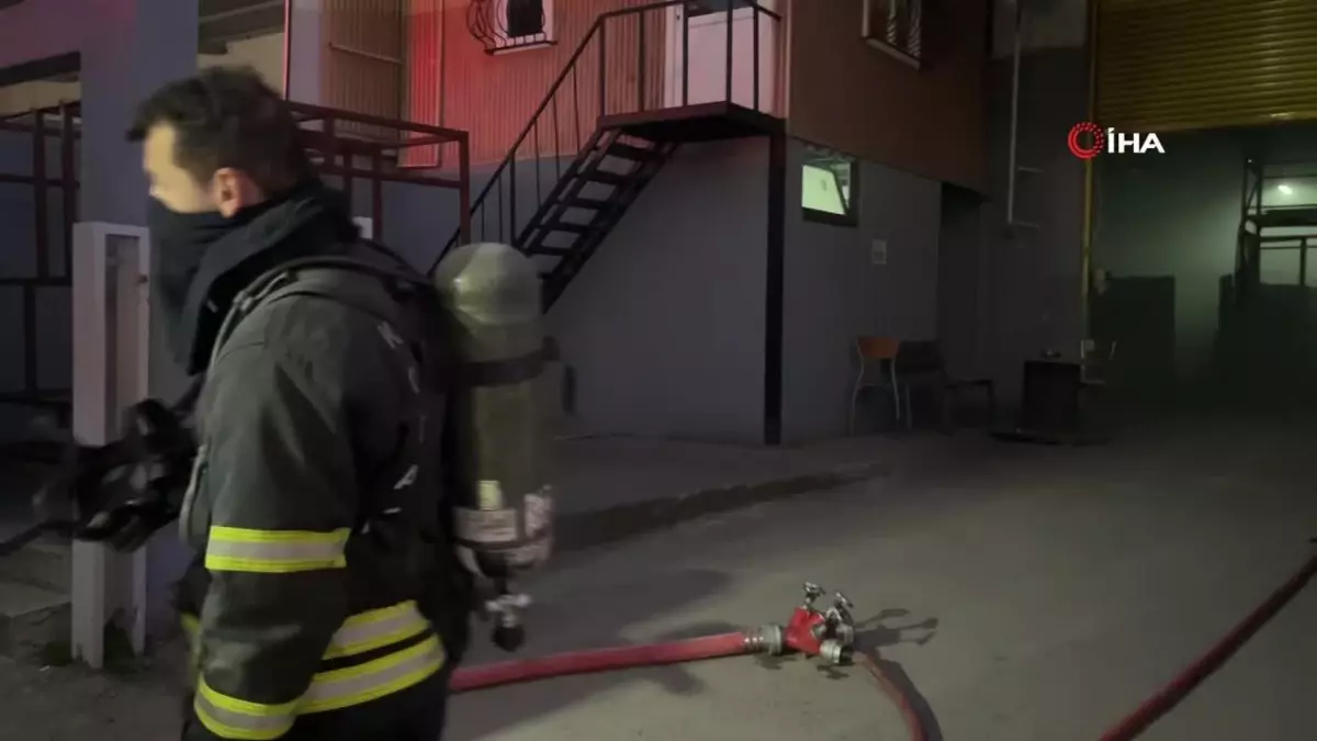 Kartepe'de çelik konstrüksiyon iş yerinde yangın çıktı