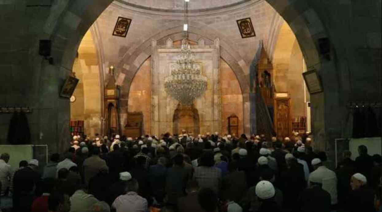 CUMA NAMAZI KAÇ REKAT? Cuma namazı nasıl kılınır? Diyanet'e göre Cuma namazı kılınışı!