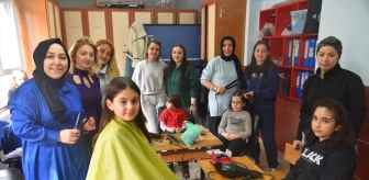 Görele'deki köy okulunda kız öğrencilere saç bakım hizmeti