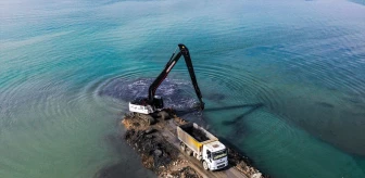 Van Gölü'nden 1,6 Milyon Metreküp Dip Çamuru ve Balçık Çıkarıldı