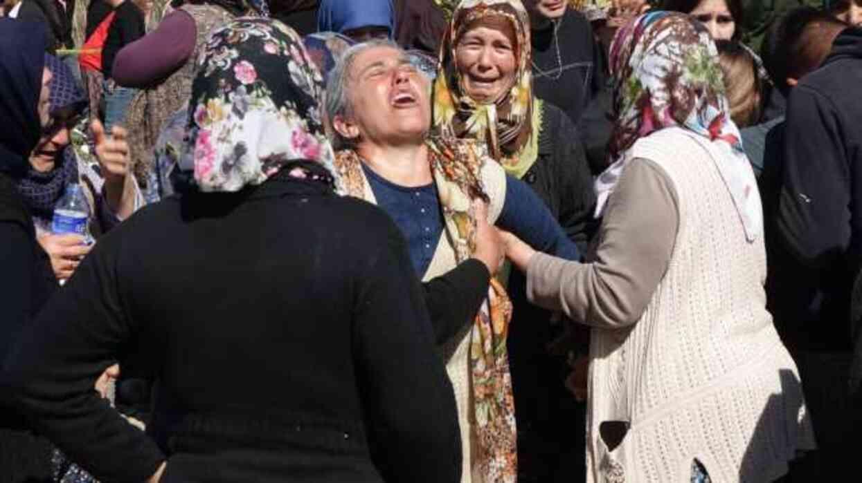 13 gün önce katledilen şahsın cansız bedenini avcı köpeği buldu, eşinin ve annesinin feryatları yürek dağladı 13 gün önce katledilen şahsın cansız bedenini avcı köpeği buldu, eşinin ve annesinin feryatları yürek dağladı