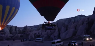Kapadokya'da balonlar 'Savaşa Hayır' pankartları ile havalandı
