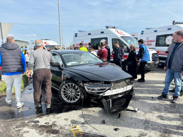 AK Parti Milletvekili Ali İnci'nin kullandığı araç ile hafif ticari araç çarpıştı! Kazada 5 kişi yaralandı