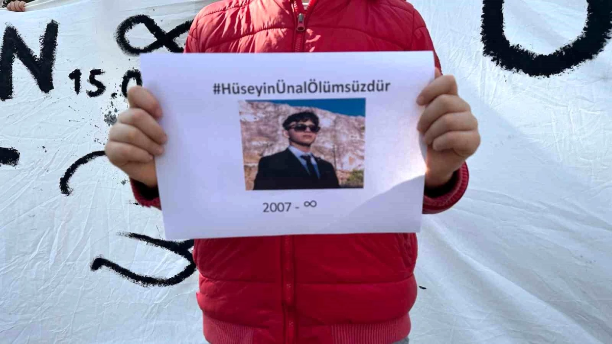 Ankara'da Arkadaşı Tarafından Bıçakla Öldürülen Hüseyin Ünal'ın Ailesi Adalet İstiyor