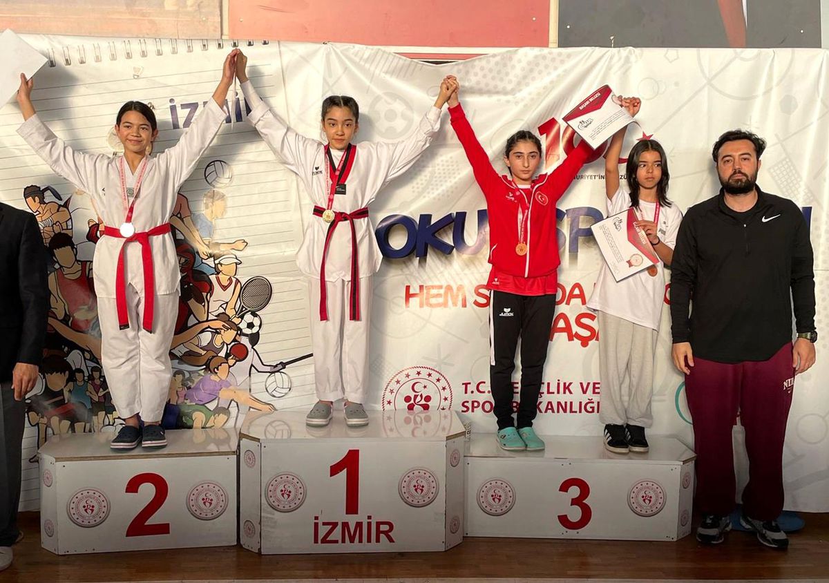 Çeşme Sıdıka Kelami Ertan Ortaokulu Öğrencisi Doğa Özkan, Tekvando Türkiye Şampiyonası Grup Elemelerine Katılmaya Hak Kazandı