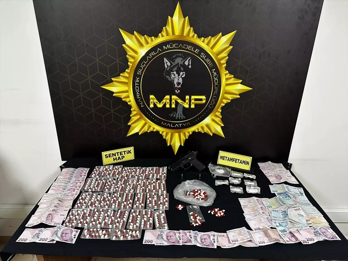 Malatya'da sokak satıcılarına yönelik uyuşturucu operasyonunda 4 şüpheli tutuklandı