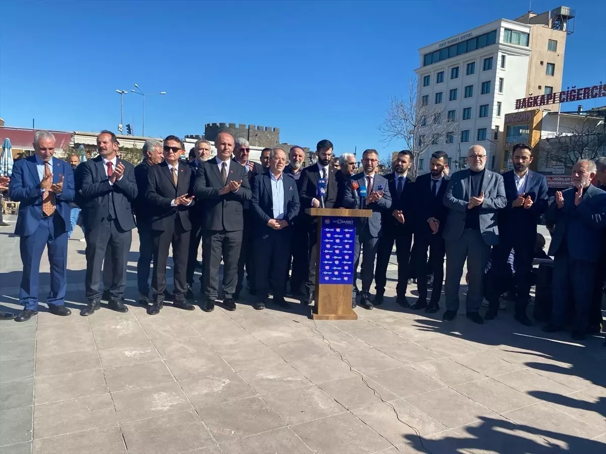 Saadet Partisi Diyarbakır Büyükşehir Belediye Başkanı Adayı Muhammed Sabır Fırat Basın Açıklaması Yaptı
