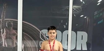 Şanlıurfa'da 10 yaşındaki Ahmet Emin Yorulmaz yüzme müsabakalarında il birincisi oldu