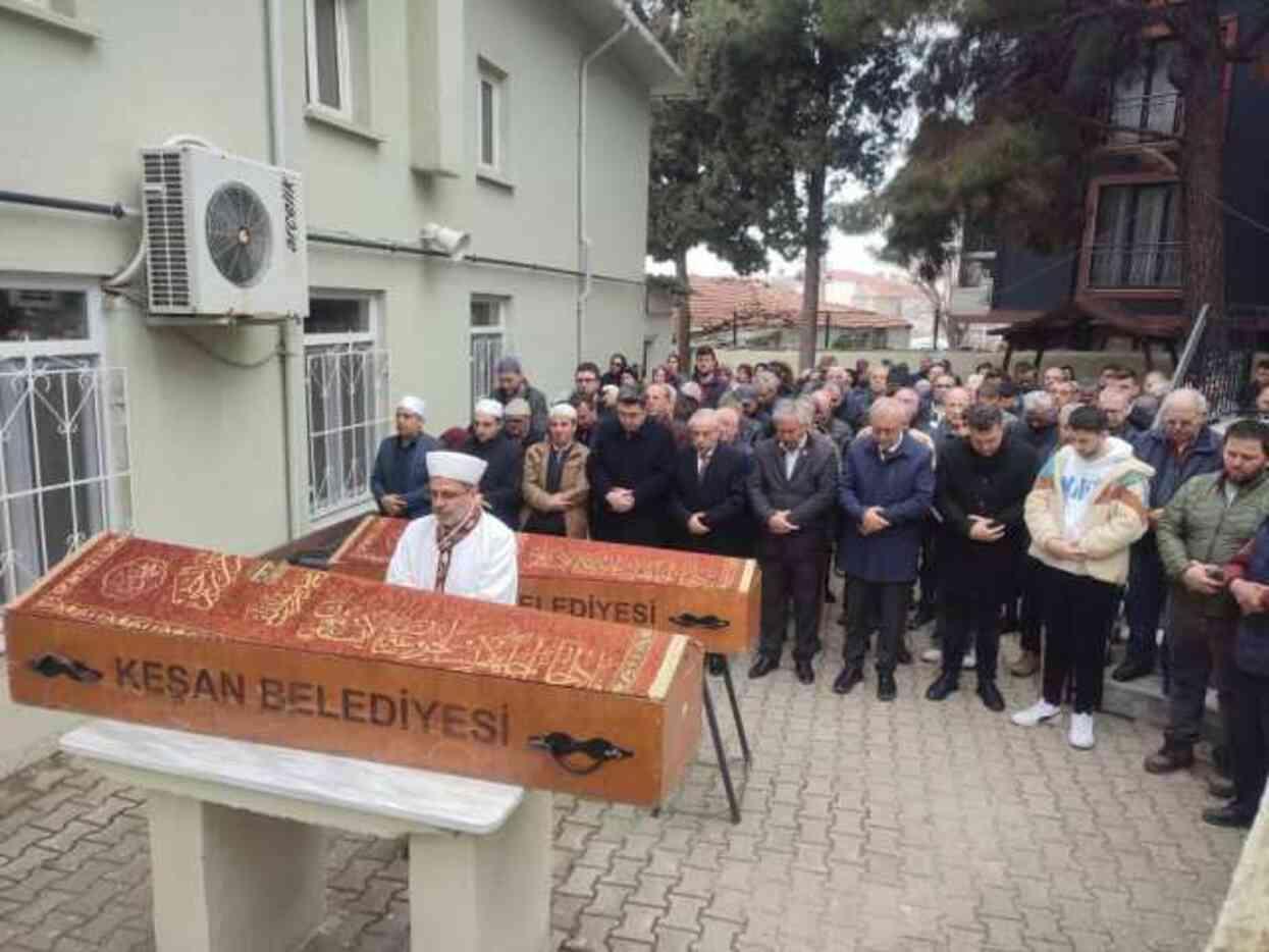 Aynı gün içinde oğlu kalp krizi, kendisi ise tır kazasında hayatını kaybetti