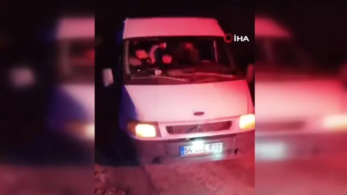 Ezine'de 182 kaçak göçmen yakalandı, 3 organizatör tutuklandı