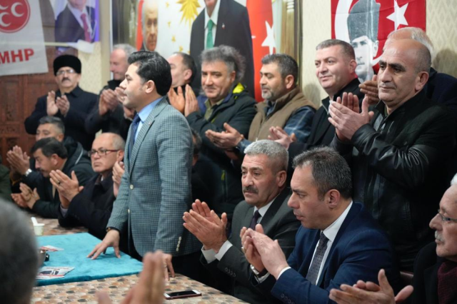 Kars'ta CHP'nin istifa depremi! Topluca MHP'ye katıldılar