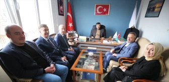 Meram Belediye Başkanı Mustafa Kavuş, mahalleleri ziyaret ederek ihtiyaçları yerinde belirliyor