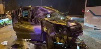 Zincirleme kazaya karışan araç kağıt gibi ezildi: 1'i ağır 3 yaralı