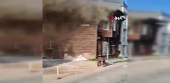 Beyoğlu Cihangir'de Nusretiye Camii lojmanında yangın çıktı