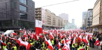 Polonya'da çiftçiler AB tarım politikalarını ve Ukrayna'dan ithalatı protesto etti