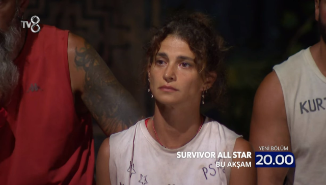 Sema Aydemir Survivor'dan diskalifiye oldu, haberi alan ikizi, Pınar'a resti çekti