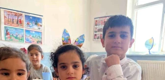 Ağrı'da Köy Okulu Öğrencilerine Doğum Günü Sürprizi