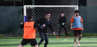 İYİ Parti İstanbul Büyükşehir Belediye Başkan Adayı Buğra Kavuncu Gençlerle Futbol Oynadı