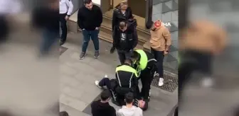 Kadınları rahatsız eden şahıs polise saldırdı