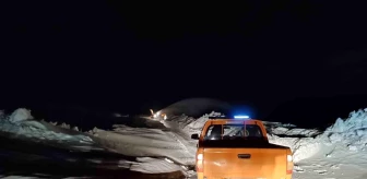 Muş'ta kar fırtınası nedeniyle mahsur kalan 15 kişi kurtarıldı