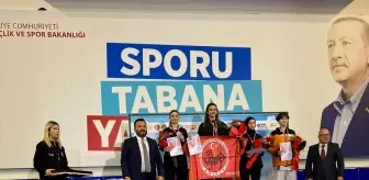 Sinem Özkan Türkiye İşitme Engelliler Büyükler Karate Şampiyonası'nda birincilik ve ikincilik kazandı