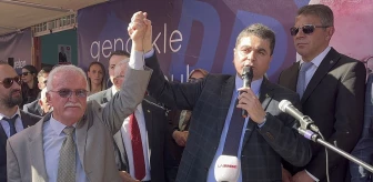 Demokrat Parti Genel Başkanı Gültekin Uysal, yerel seçimler için çalışıyor
