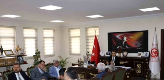 Afyonkarahisar Emirdağ Kaymakamı Siyasi Parti Temsilcileriyle Toplantı Yaptı