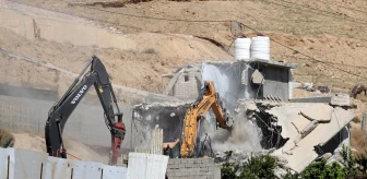 İsrail, Batı Şeria'da Filistinlilere ait ev ve tesisleri yıktı