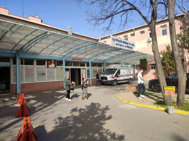 İzmir'de hastanede jandarma erleri arasında çıkan kavgada bir asker tüfekle vuruldu