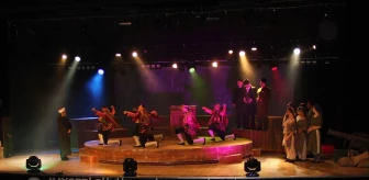 Kayseri'de Cumhuriyet'e Doğru adlı tiyatro oyunu sahnelendi
