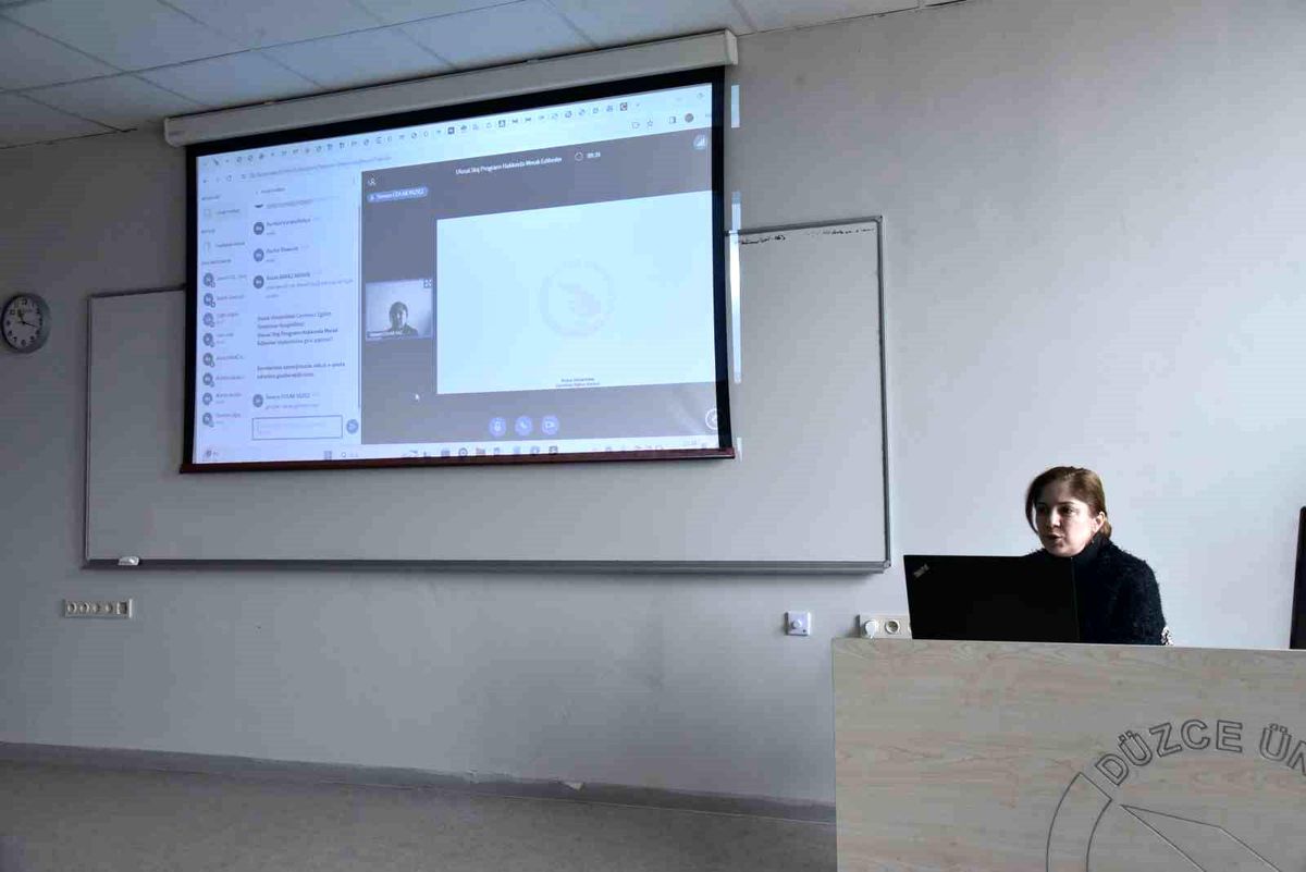 Düzce Üniversitesi'nde Ulusal Staj Programı Konferansı Düzenlendi