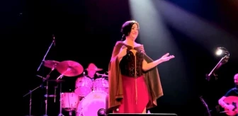 Usta Sanatçı Nazan Öncel'den Bakırköy'de Müzik Ziyafeti