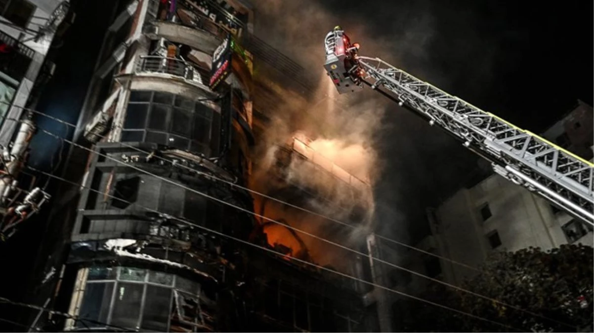 Bangladeş'te 7 katlı restoranda yangın: 43 ölü, 22 yaralı