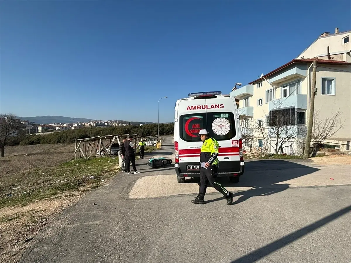 Bilecik'te Motosiklet Kazası: Sürücü Yaralandı