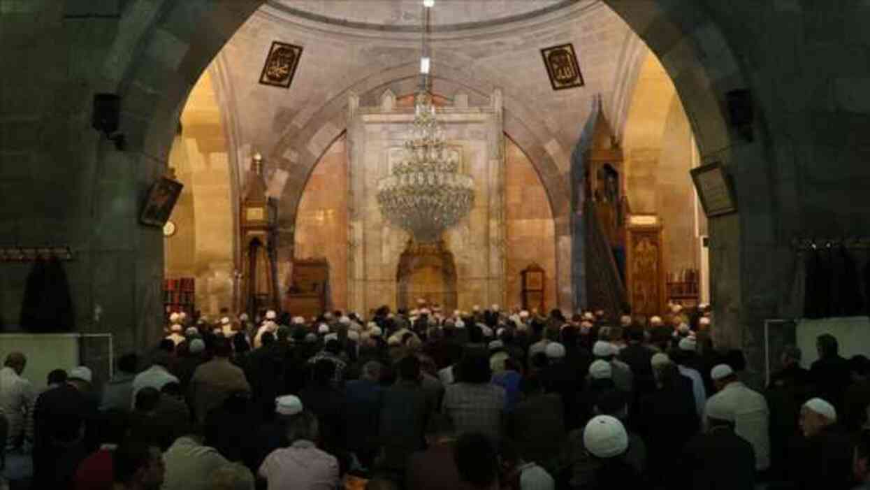 CUMA NAMAZI KILINIŞI | Cuma namazı kaç rekat, nasıl kılınır? Cuma namazı farz mı, sünnet mi? CUMA NAMAZI KILINIŞI | Cuma namazı kaç rekat, nasıl kılınır? Cuma namazı farz mı, sünnet mi?