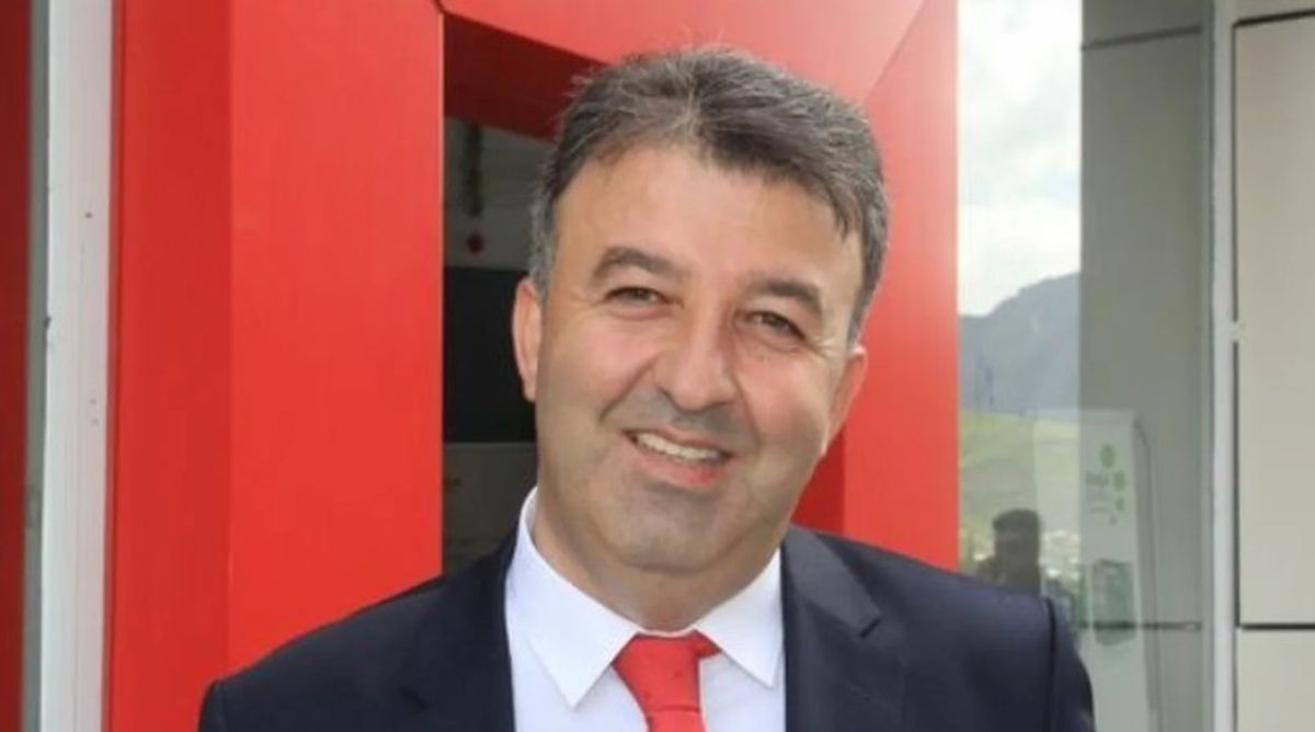 Cüneyt Özbek kimdir? CHP Hakkari Belediye Başkan Adayı Cüneyt Özbek kaç yaşında, nereli?