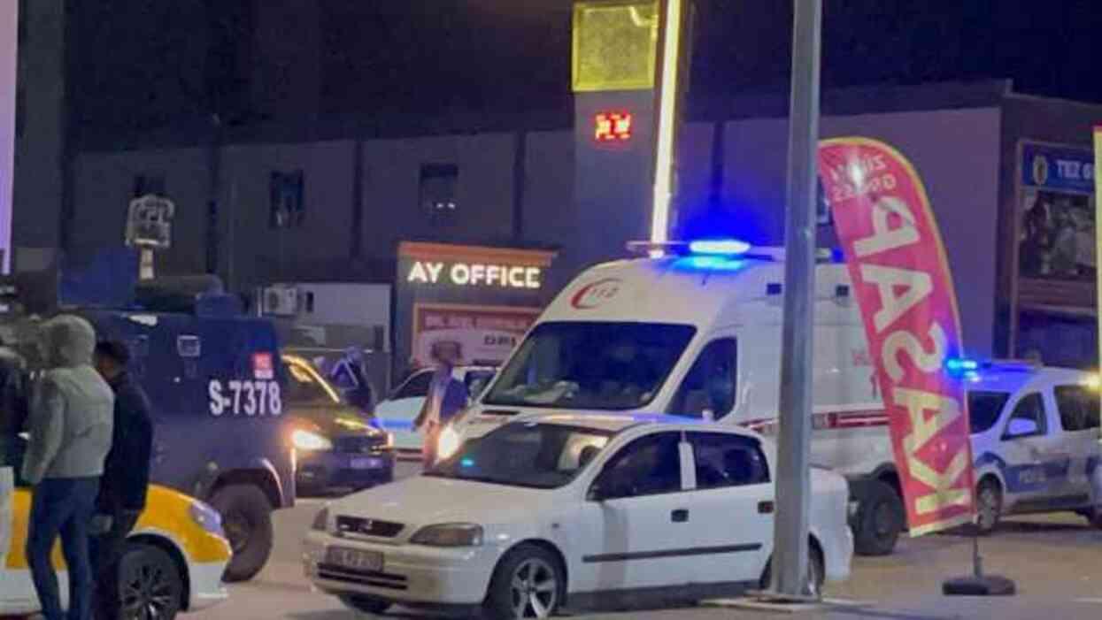 Diyarbakır'daki düğünde seçim kavgası! İki muhtar adayı takı töreninde karşılaştı, ortalık savaş alanına döndü