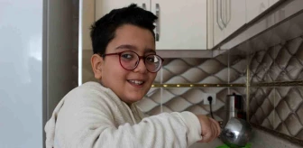 Prematüre olarak doğan 9 yaşındaki Muhammed Türe'nin zekası ve hayalleriyle dikkat çekiyor