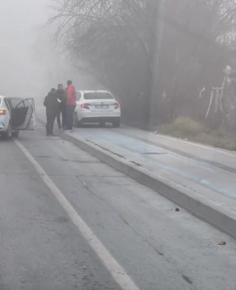 Trafikte Kurallar Hiçe Sayıldı: Sürücüler ve Motosikletli Kaldırıma Çıktı