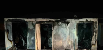 Hatay'da geçici yaşam merkezinde yangın: Depremzede vatandaşların konteyneri kullanılamaz hale geldi