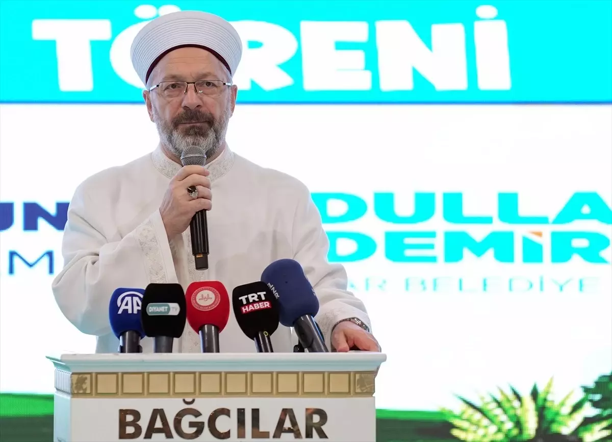 Bağcılar Belediyesi ve İlçe Müftülüğü işbirliğiyle 386 çocuğa bisiklet hediye edildi