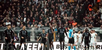 Beşiktaş, Tüpraş Stadyumu'nda Galatasaray'a mağlup oldu