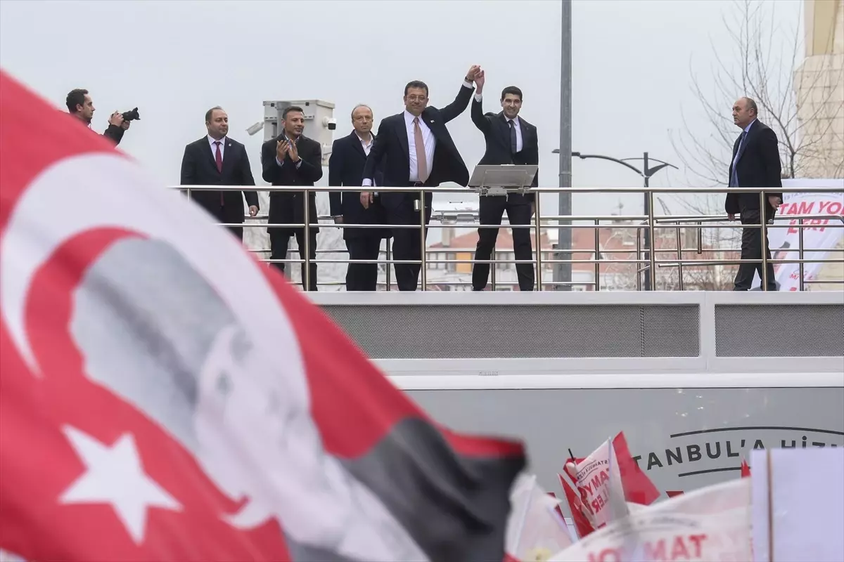 İmamoğlu Avcılar'da halk buluşmasına katıldı