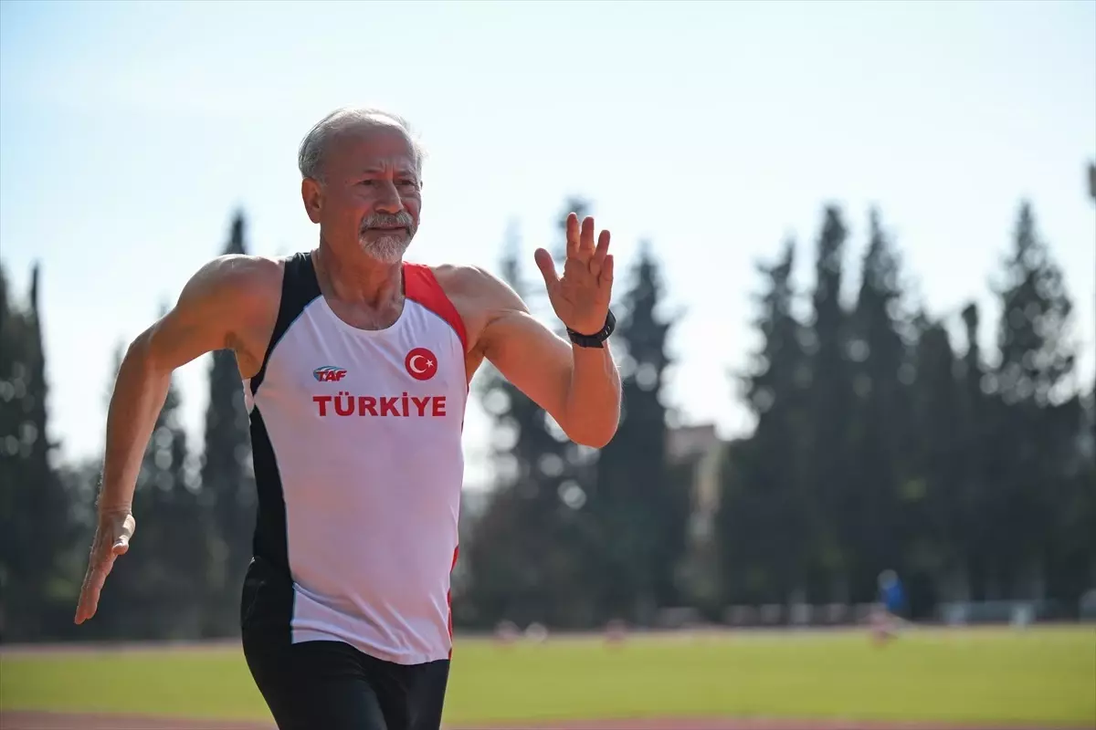 63 Yaşındaki Murat Sağlam Türkiye Masterler Salon Atletizm Şampiyonası'nda Türkiye Rekoru Kırdı