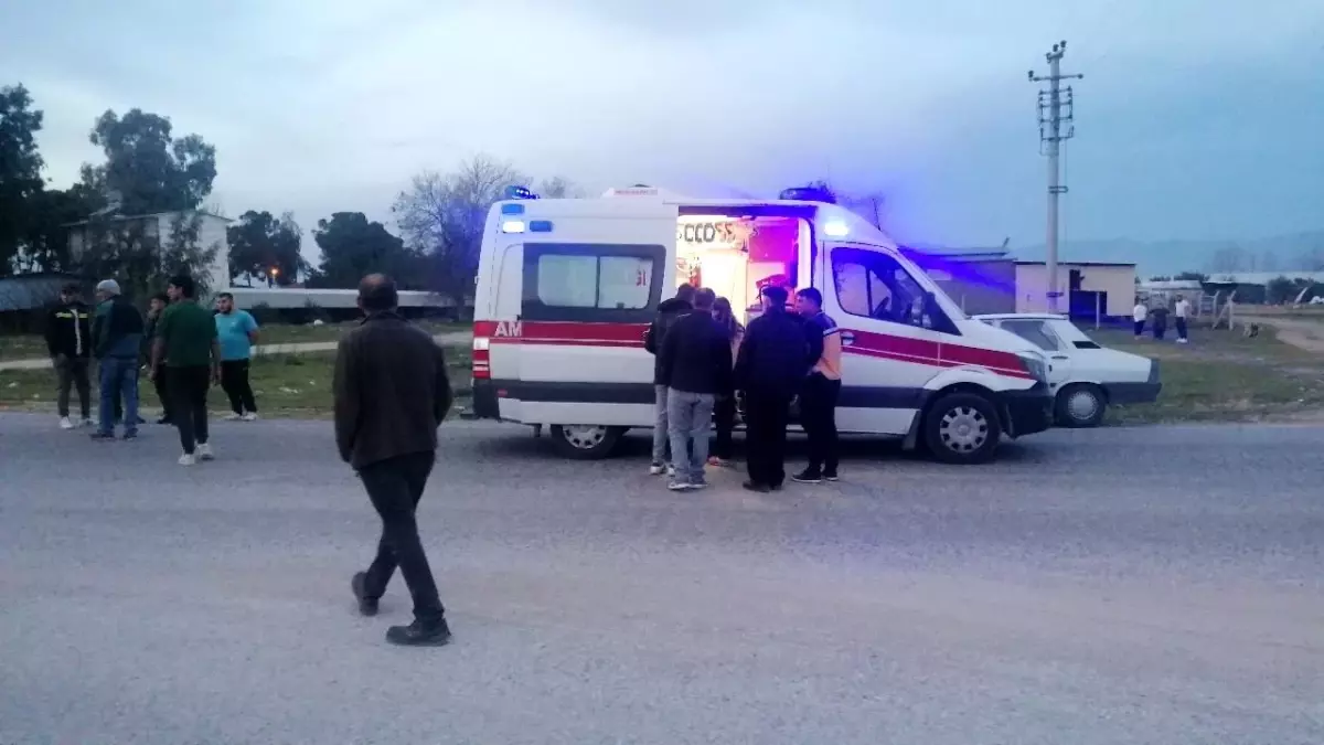 Antalya'da kamyon ile motosiklet çarpıştı: 2 yaralı