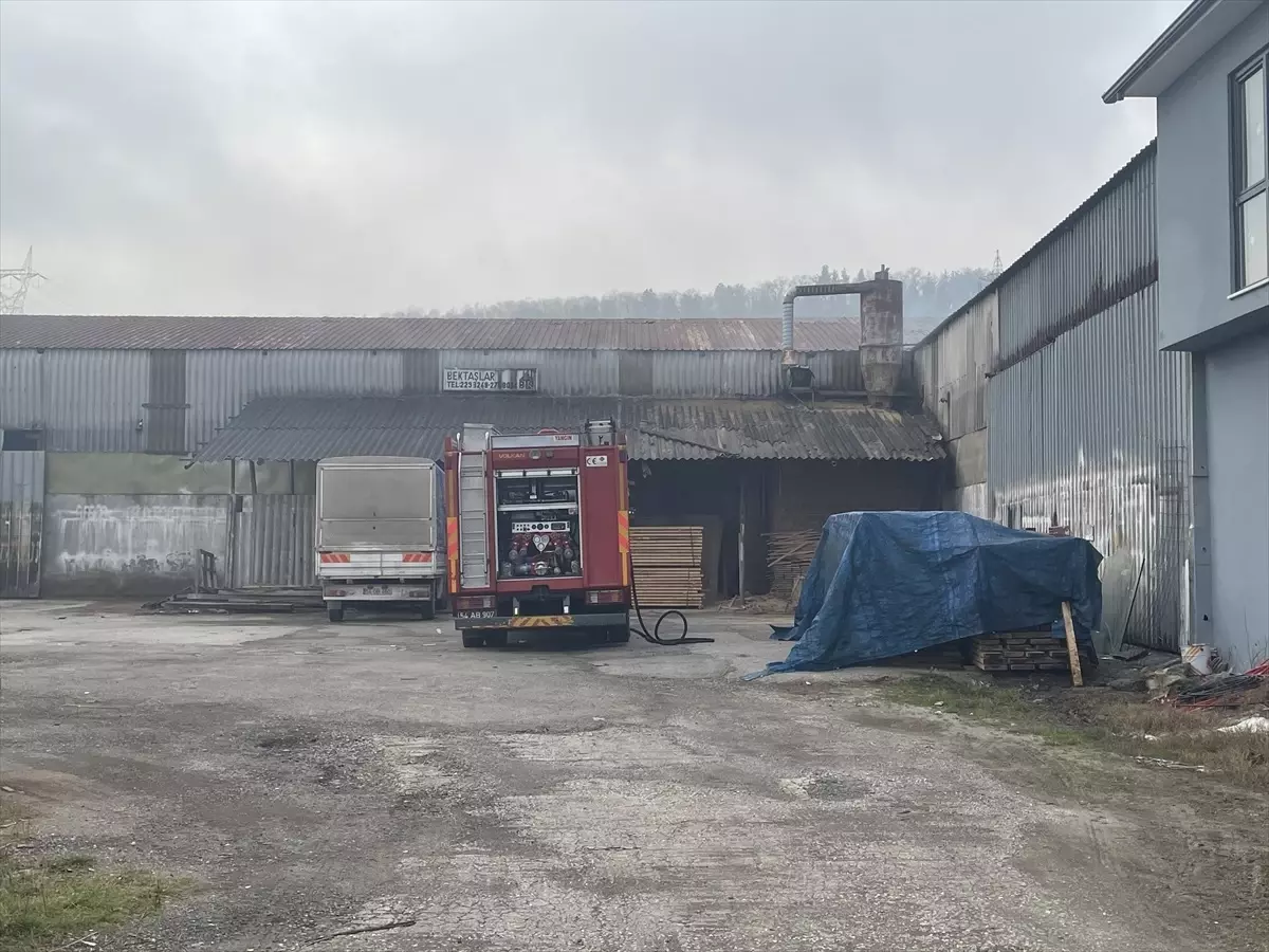 Sakarya'da ahşap atölyesinde yangın çıktı