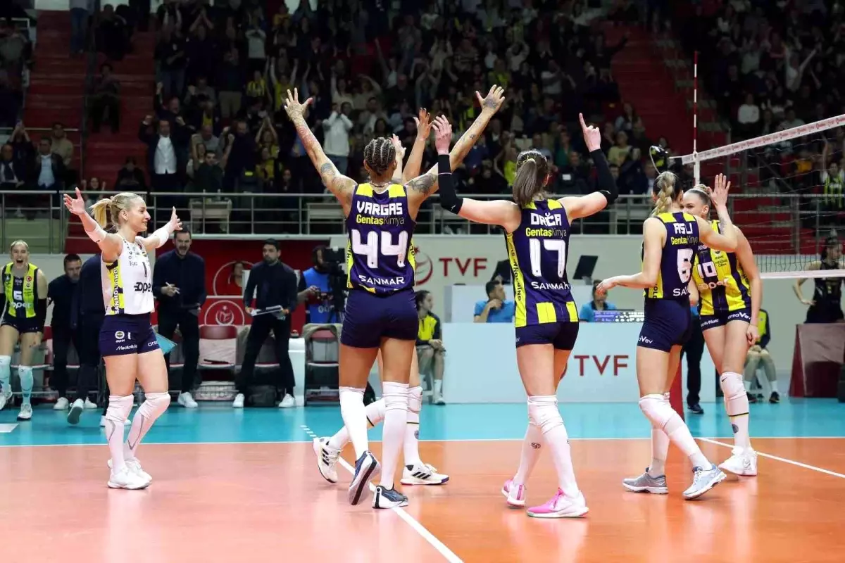 Fenerbahçe Kadın Voleybol Takımı Sultanlar Ligi'nde galibiyet serisini sürdürdü