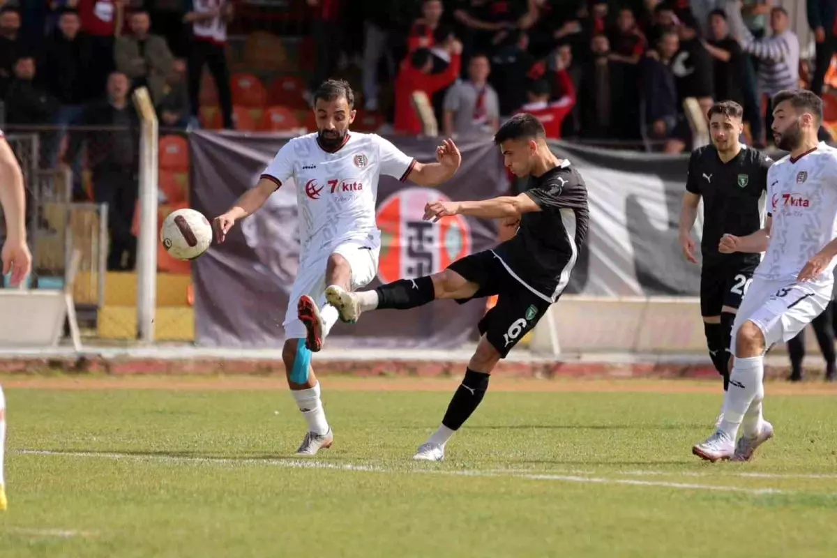 Efeler 09 SFK, Turgutluspor'a 3-2 mağlup oldu
