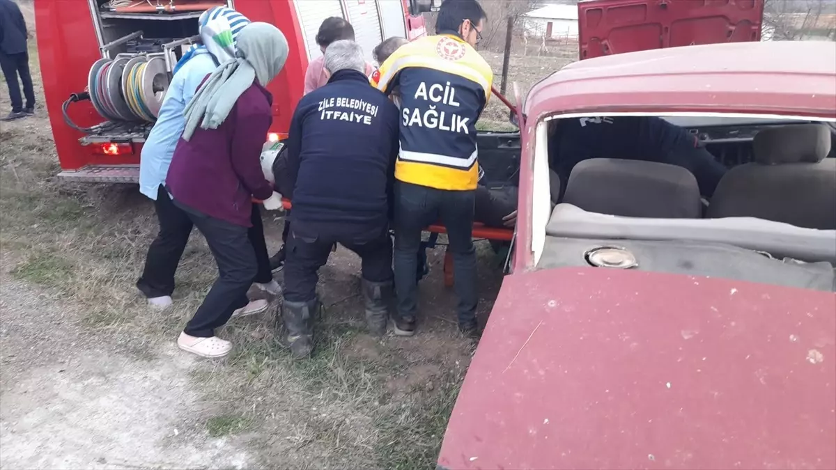 Tokat'ın Zile ilçesinde otomobil çarpışması: 1 yaralı